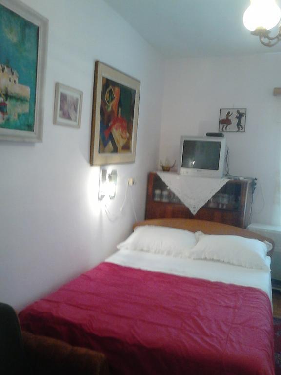 Apartments Bilic Vis Quarto foto